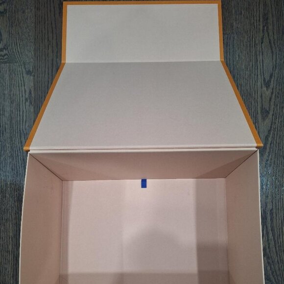 Authentic LOUIS VUITTON LV Orange Magnetic Large Gift Box 15.5"x12."5 x7.5"w/Bag - Picture 4 of 5